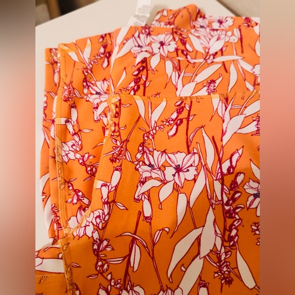 Fabletics Define PowerHold High-Waisted 7/8 Legging, Orange Poetic Posy, Size L - Picture 4 of 6